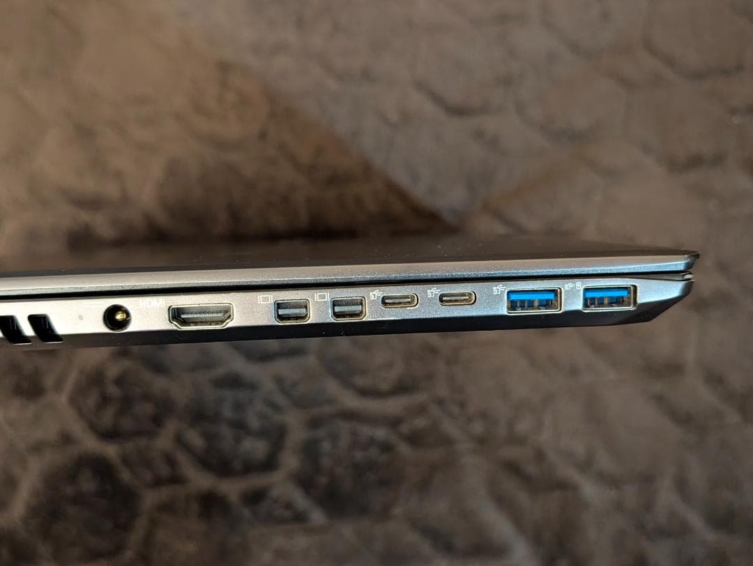 【使用可能】【ジャンク扱い】ノートPC本体、アダプター