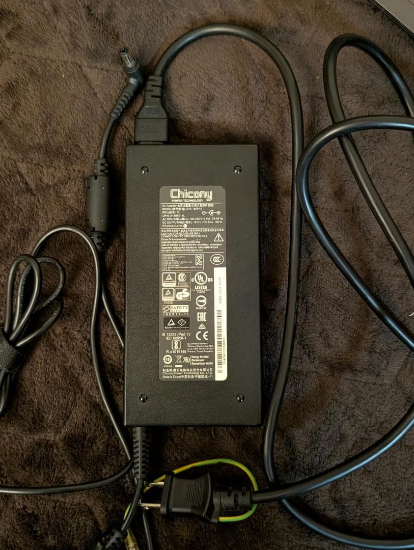 【使用可能】【ジャンク扱い】ノートPC本体、アダプター