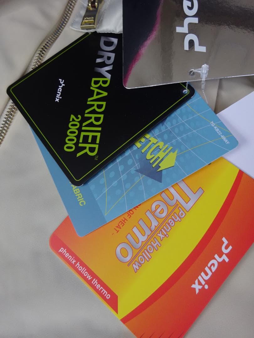 ★未使用★フェニックス レディースMサイズ スキージャケット ダウン ベージュ