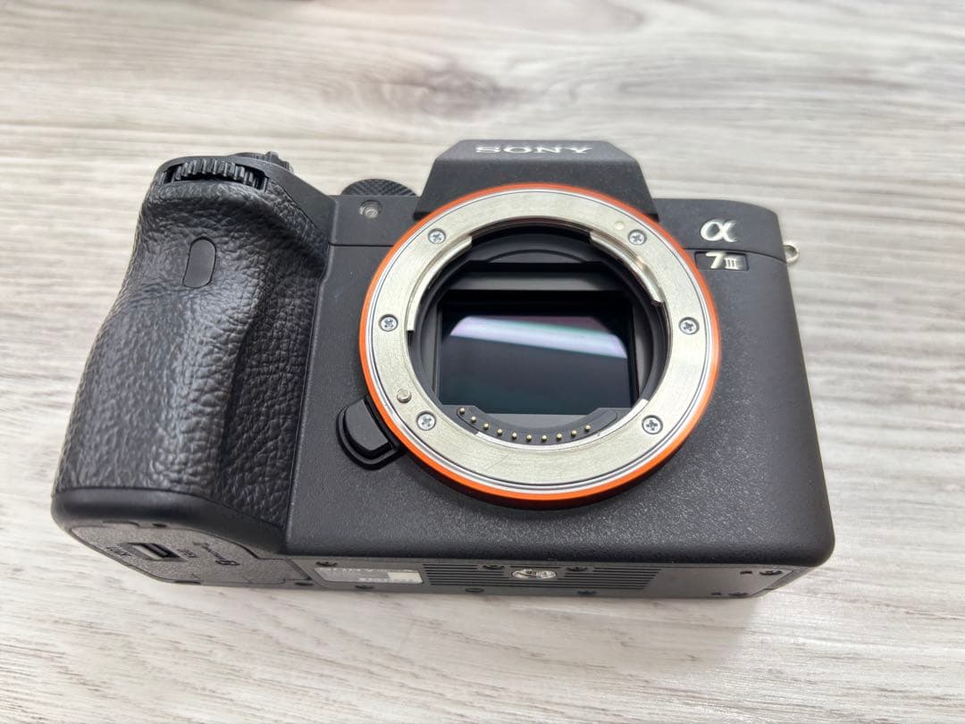 α7iii 箱付き　ボディ、バッテリー、ストラップ、取説