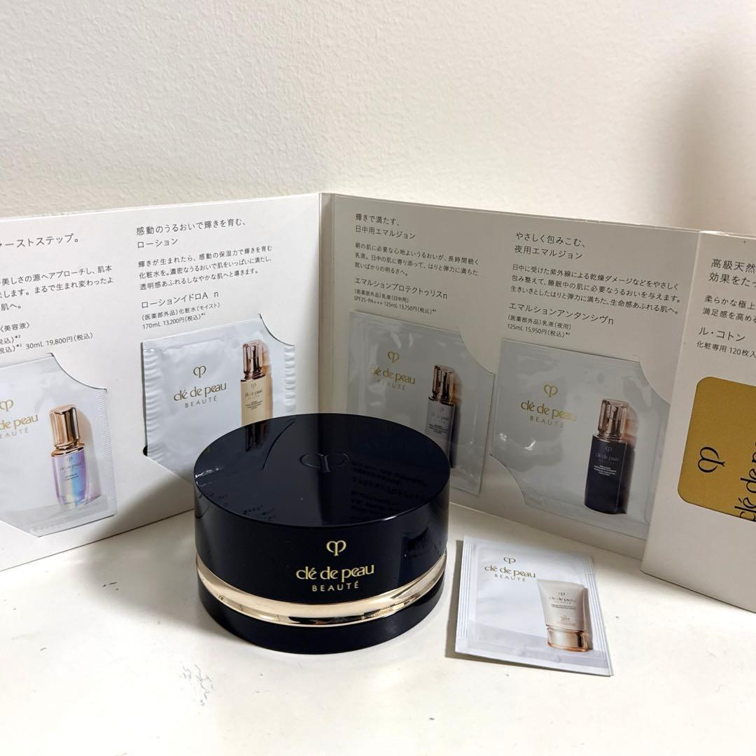 クレ・ド・ポー ボーテ プードルトランスパラントn M ライト（01）