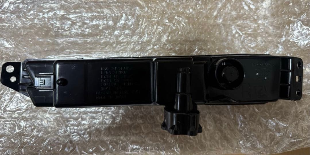 新品ホンダヴェゼルRU1 RU3 右フォグランプ　33900-T6A-003