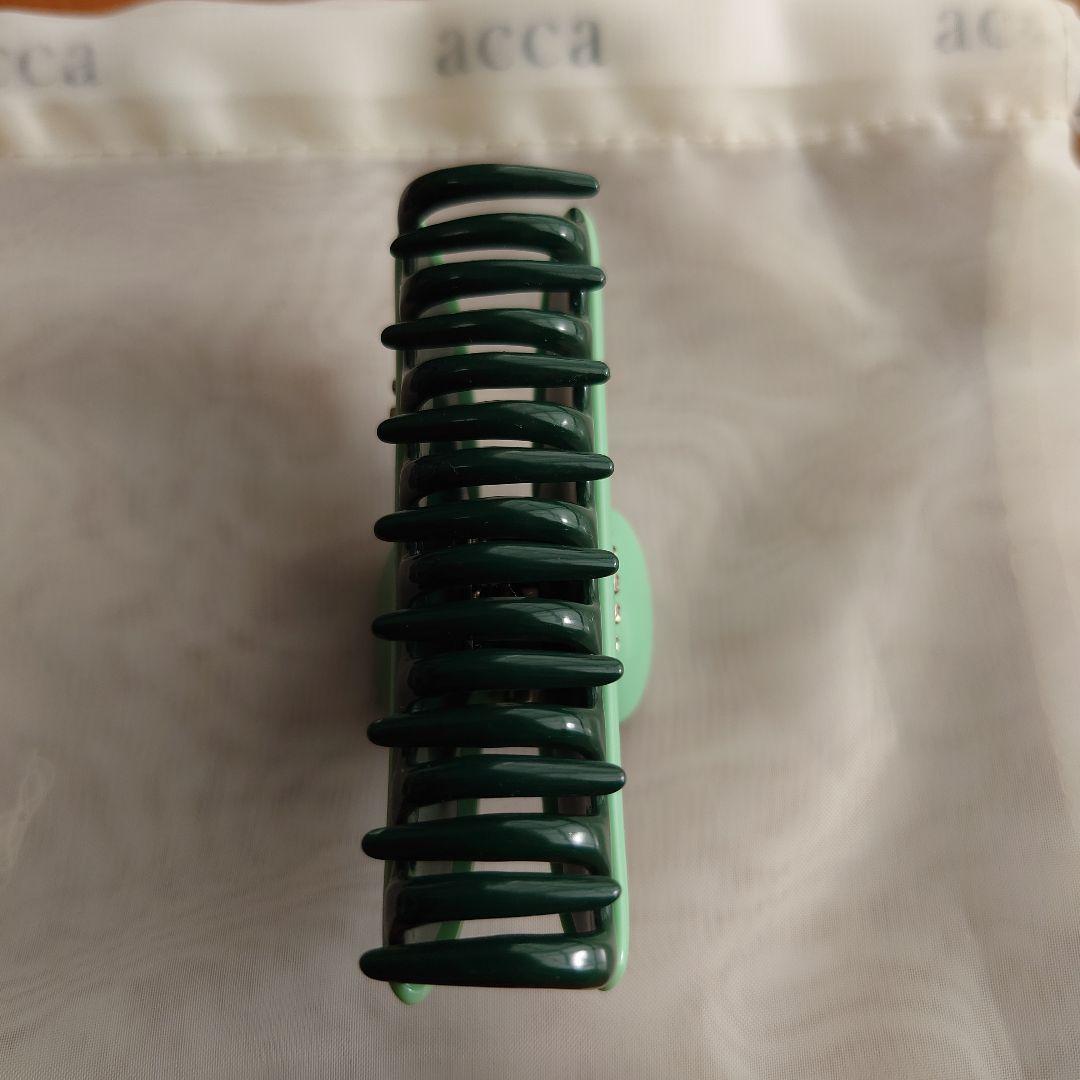 acca☆グリーンのストーン付きヘアクリップ♪ダブルコラーナ