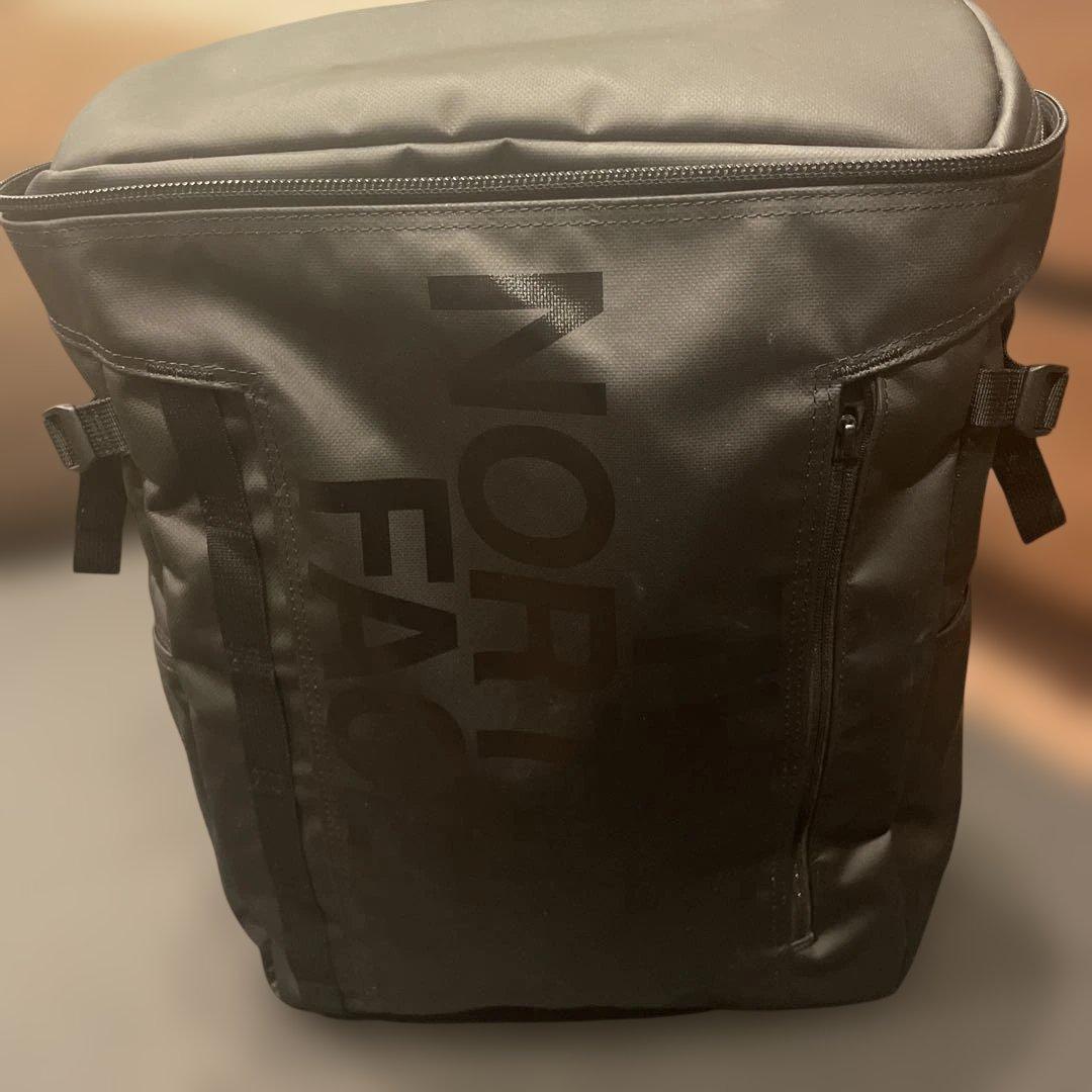 THE NORTH FACE ヒューズボックスリュック