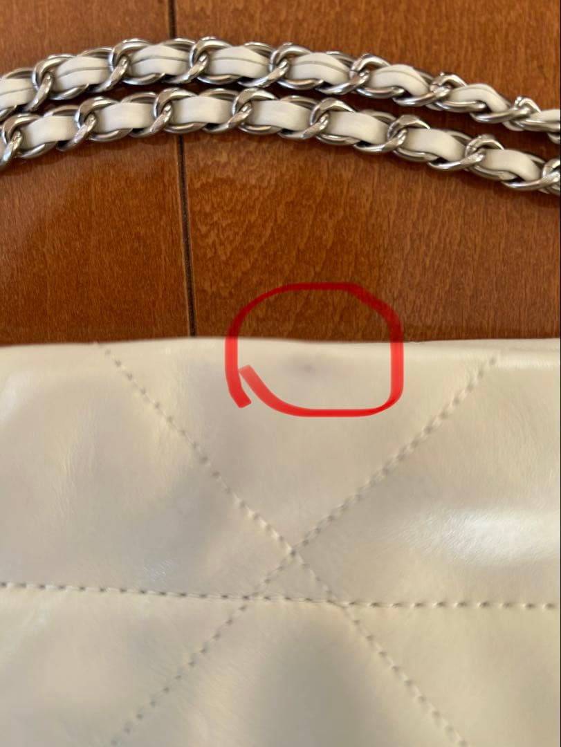 シャネル　ショルダーバッグ　白　ノベルティ