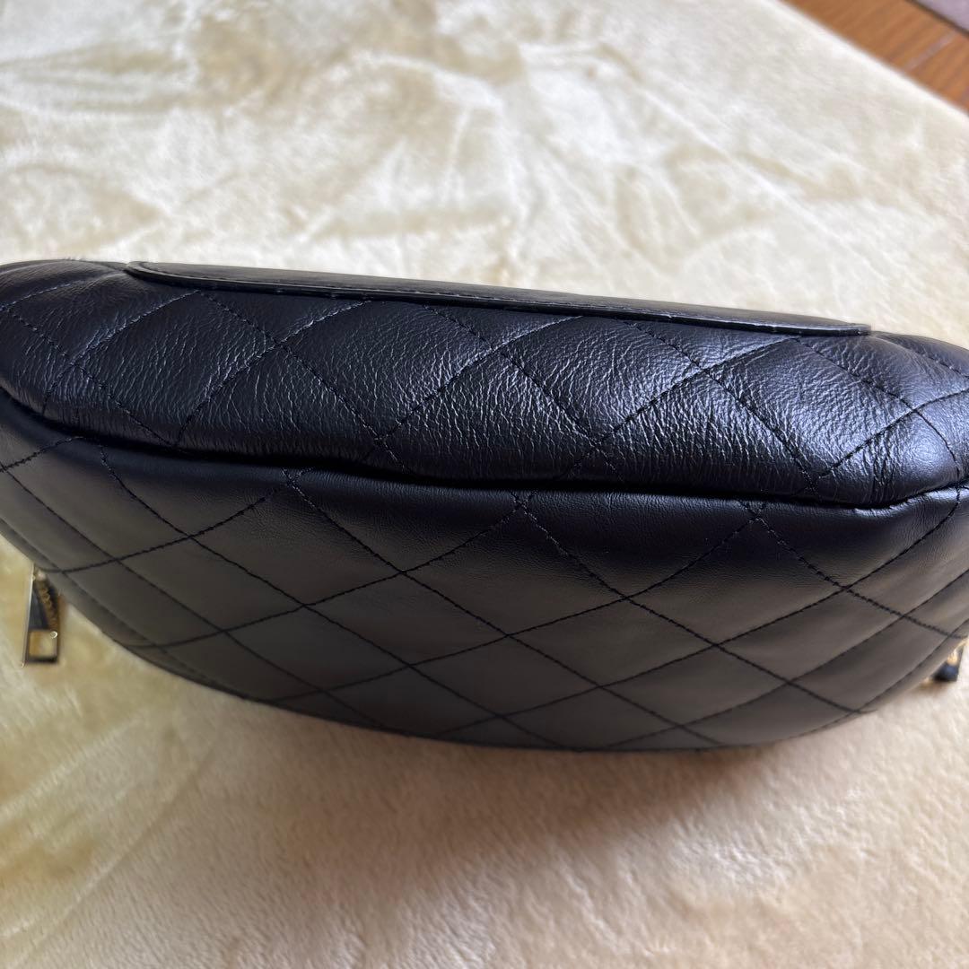 【美品】AULENTTI/オーレンティ　レザーキルトボディバッグ