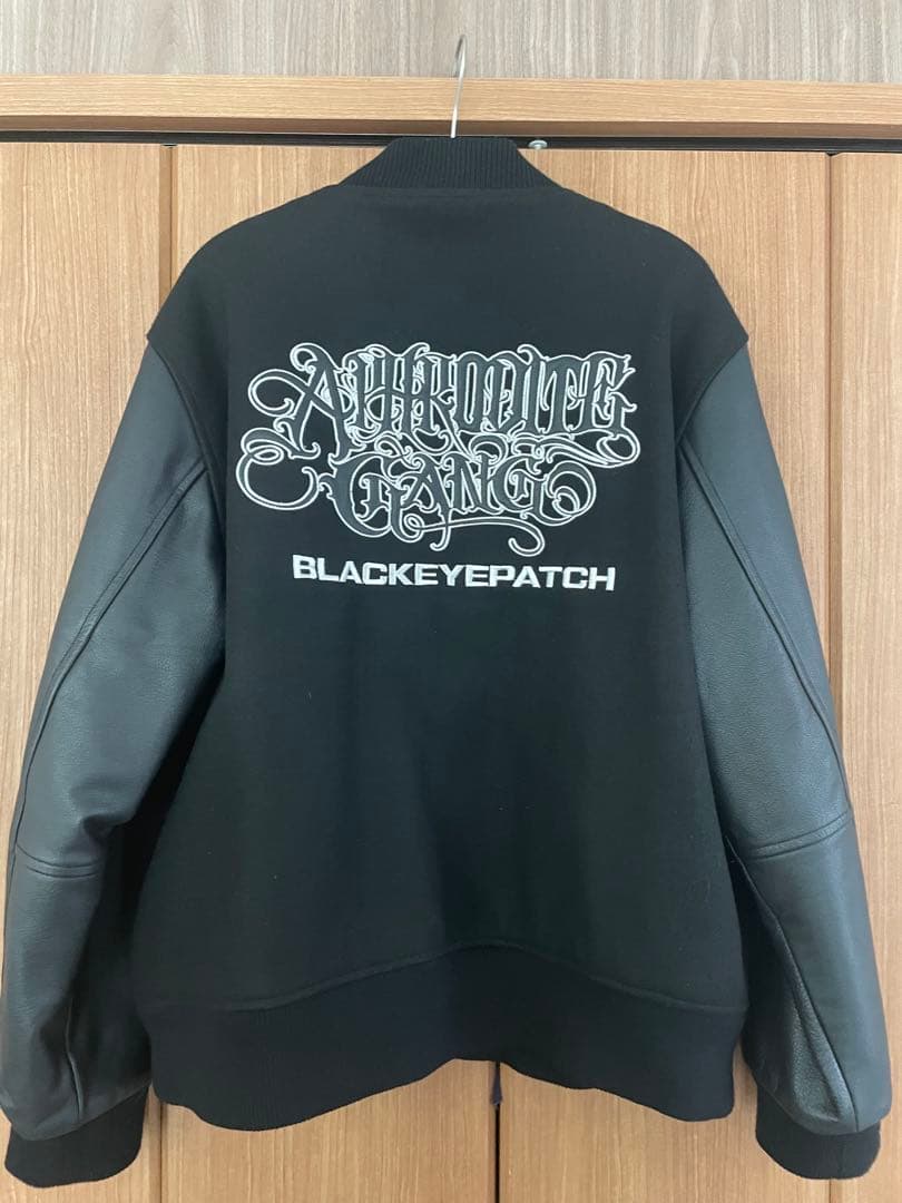 BLACK EYE PATCH × APHRODITE GANG スタジャン