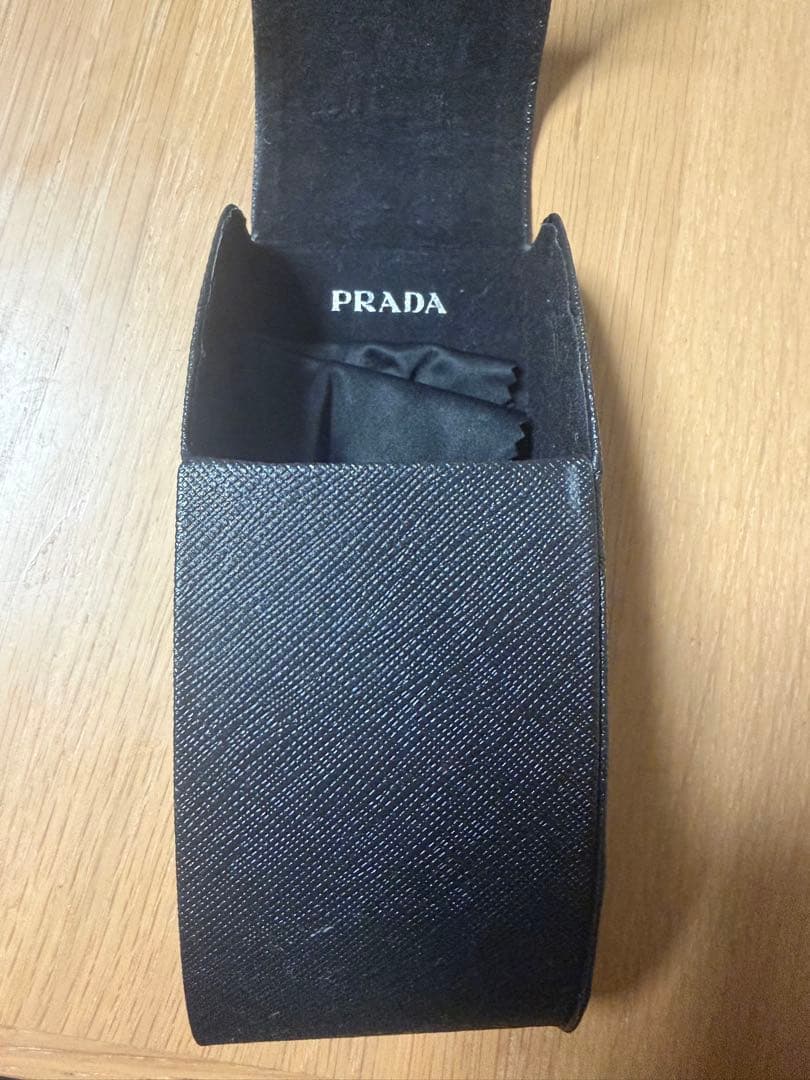 PRADA トライアングルロゴ入り サングラス PRO9ZS プラダ