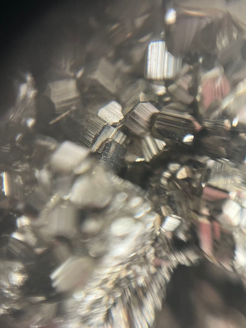 ペルー ワンサラ鉱山産 パイライト（黄鉄鉱）エッグ 約245ｇ たまご型 台座付