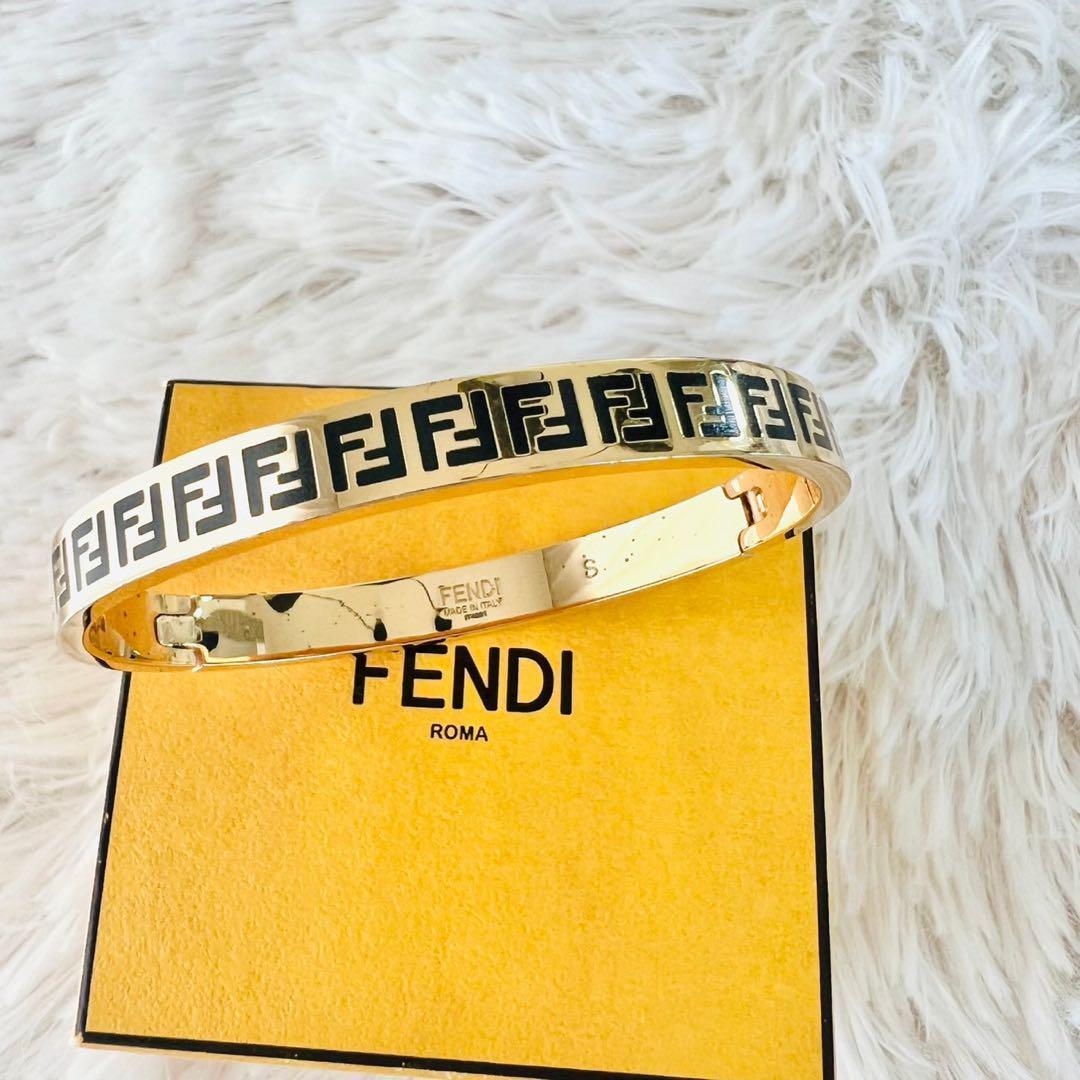 ✨✨現行品✨FENDI　フェンディ　バングル　フォーエバー　FF　ゴールド