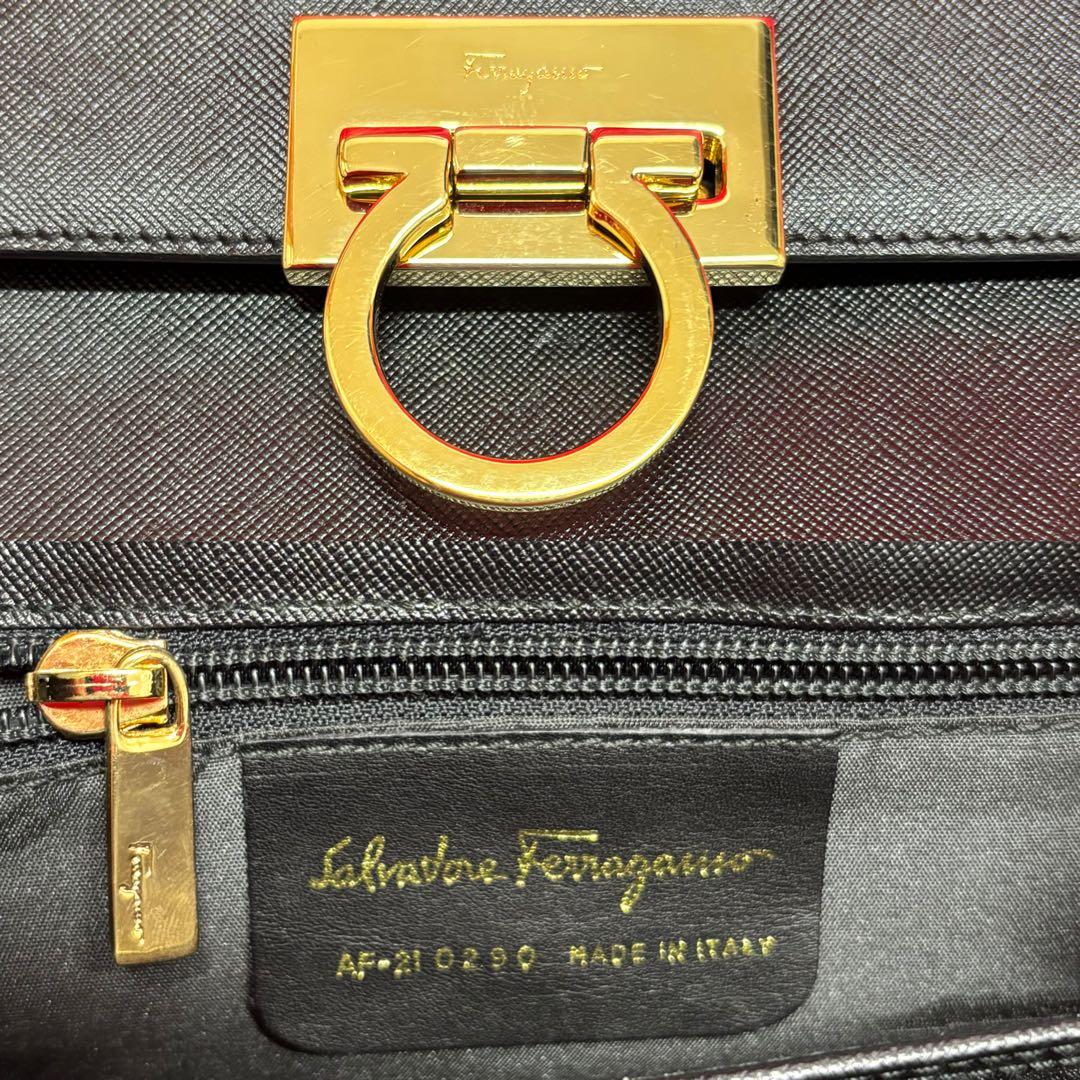 正規　ferragamoフェラガモ　ガンチーニ　カバン　バッグ　サフィアーノ　黒