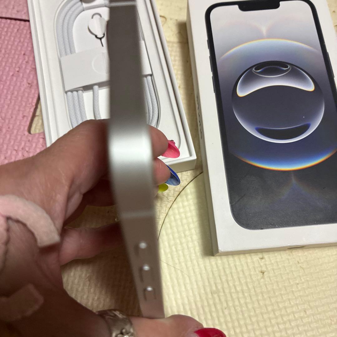 iPhone 16e ホワイト　128 SIMフリー　ホワイトのお箱