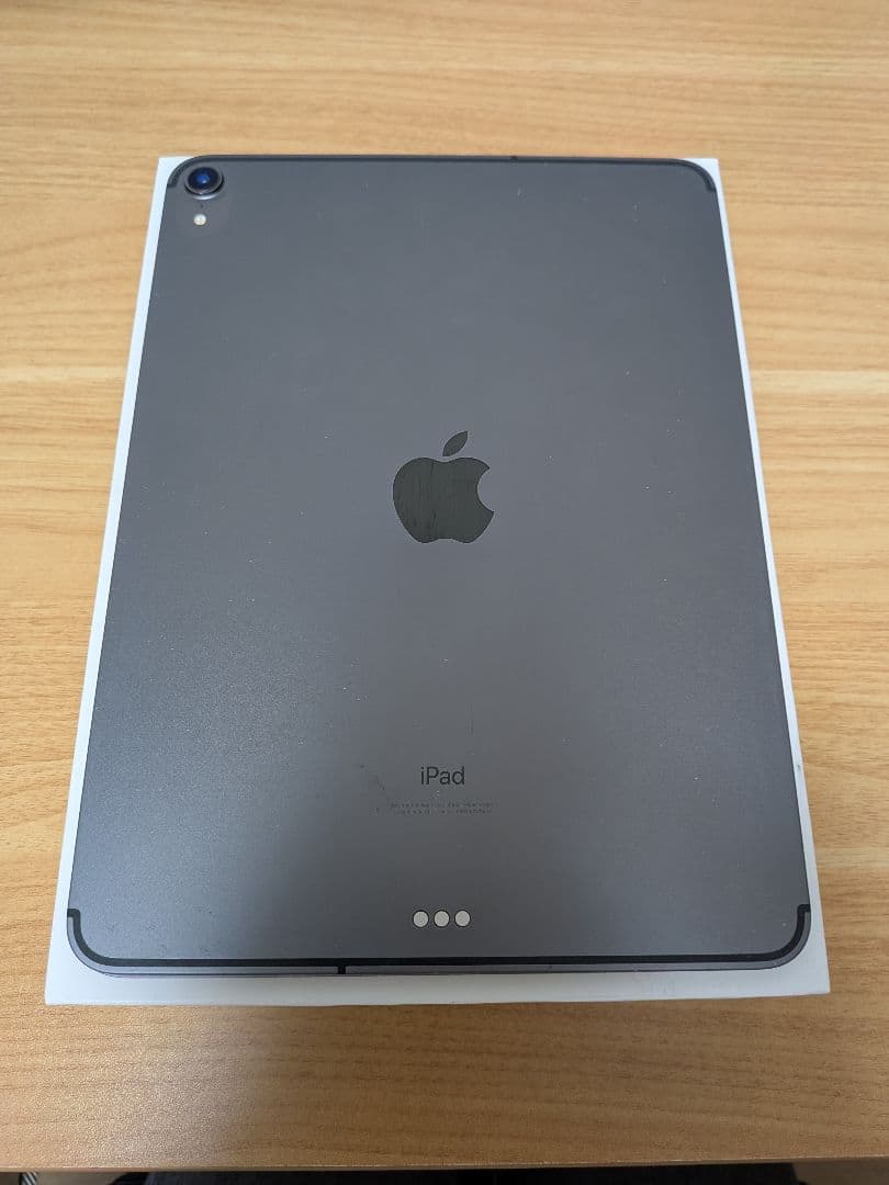 【箱付きジャンク】iPad Pro 11インチ 第1世代 （部品取り・修理用）