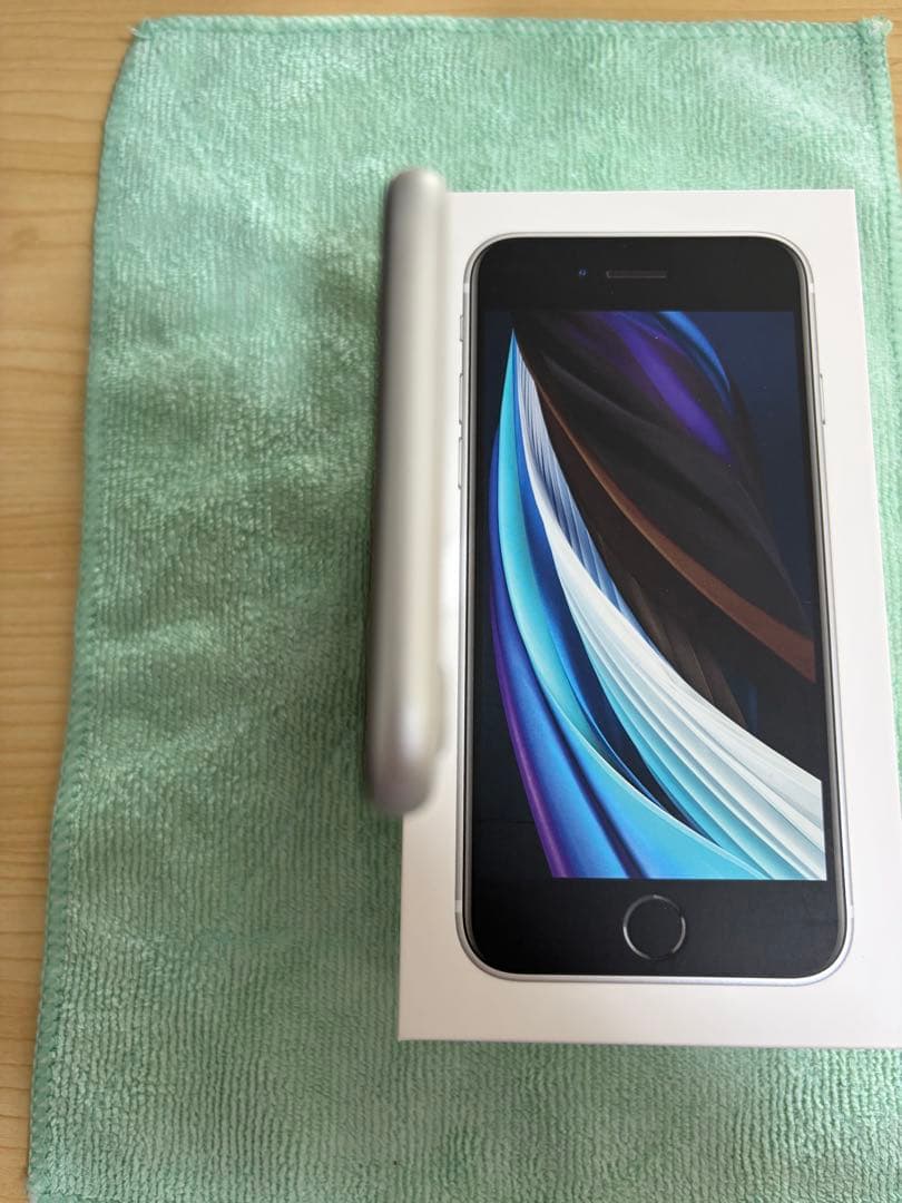 iPhone se 第２世代　128GB ホワイト SIMフリー
