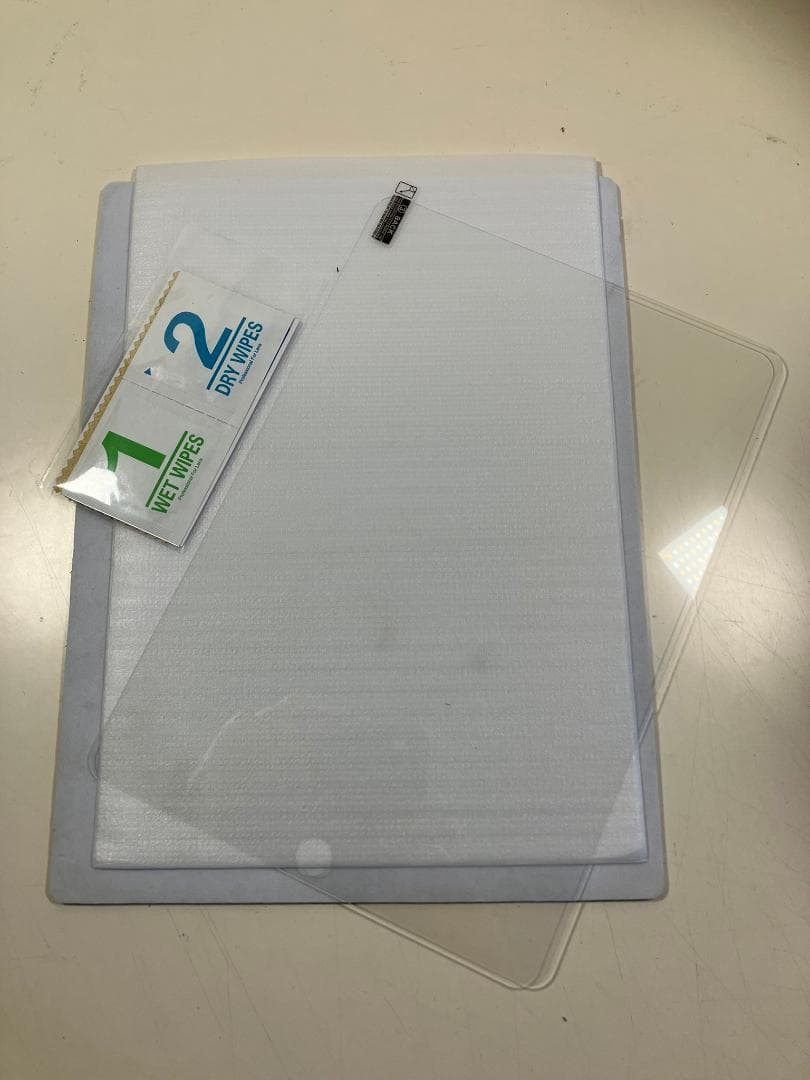 iPad 第9世代　64GB シルバー　Wi-Fiモデル　4点付属品付