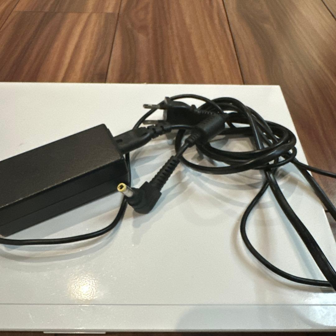 富士通 LIFEBOOK UH75/B3 ホワイト