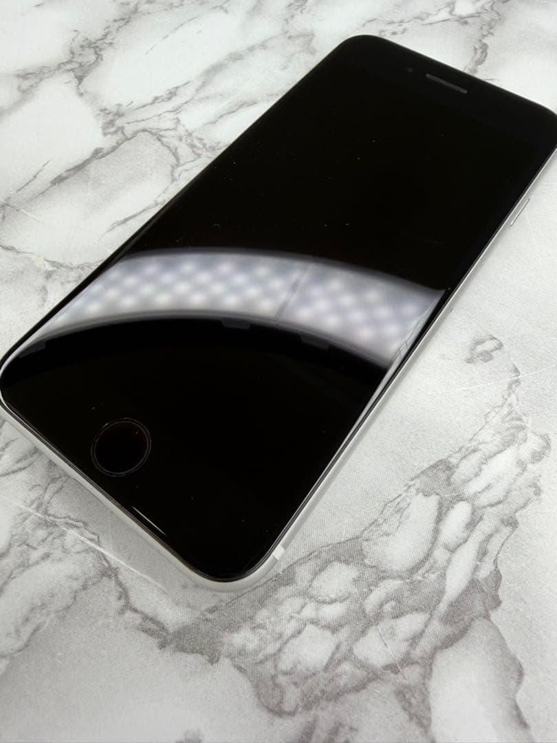 iPhoneSE2 64GB｜SIMフリー｜ホワイト｜動作良好