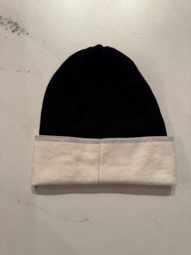 CHANEL ニット帽 黒・白