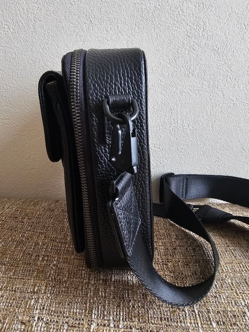 GRAMS28(グラムス28) 173ブラック ショルダーバッグ