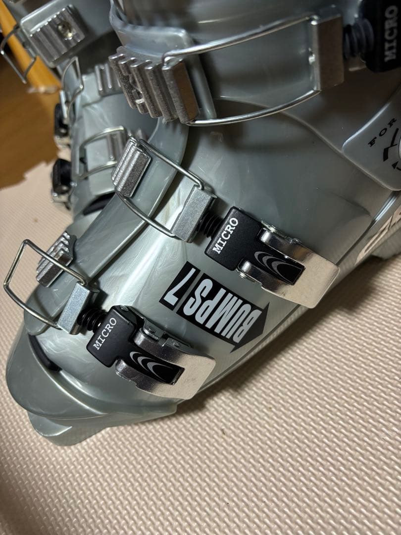 GEN Bumps スキー ブーツBP7