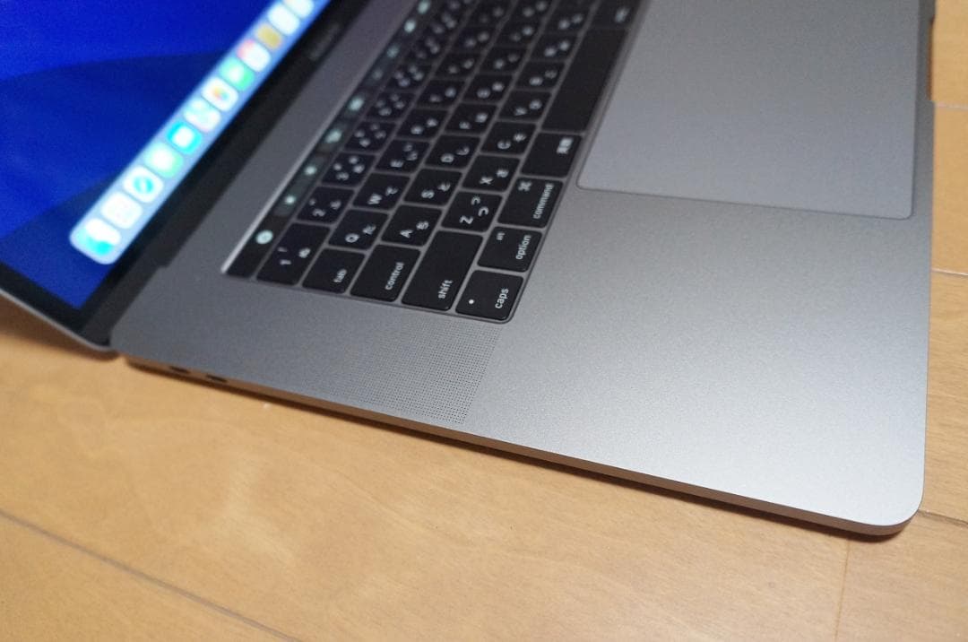 MacBook本体 MacBook Pro 15 i7 16G 512G Raedon Office