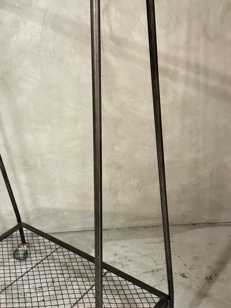 【東京都内23区配送無料】定価4万円　アイアン　ハンガー　ラック　スタンド