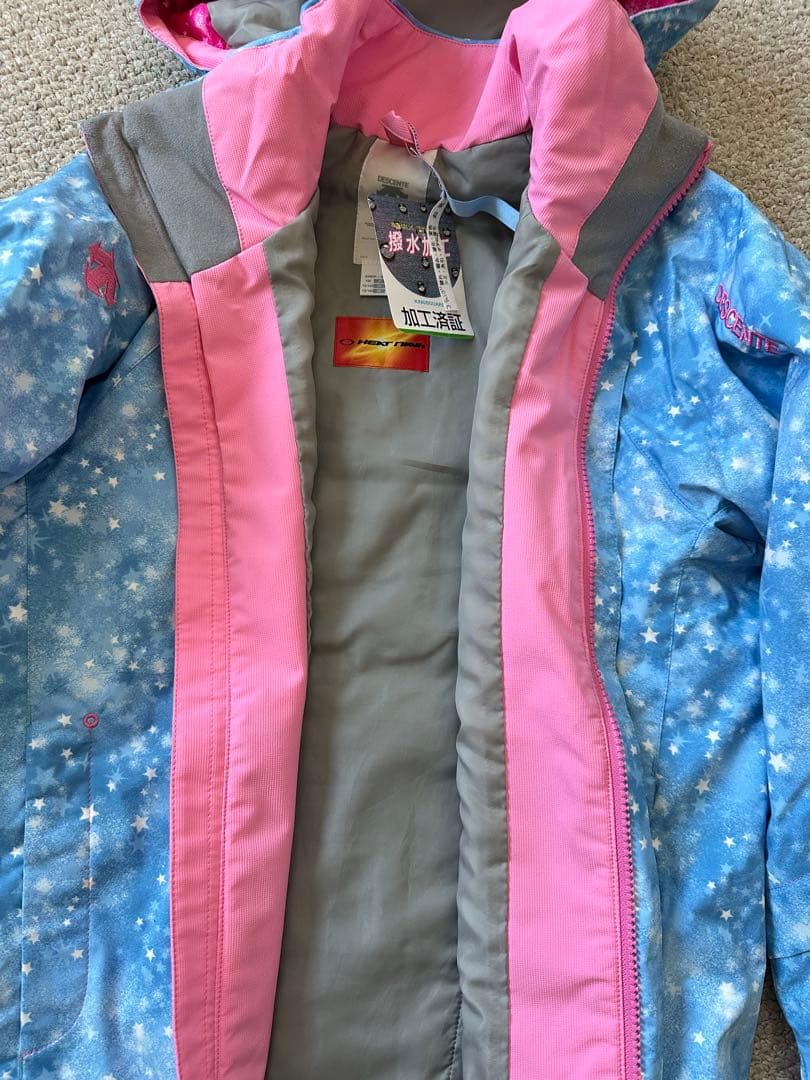 美品✨ クリーニング済　DESCENTE 女の子140スキーウェア サイズ調整可