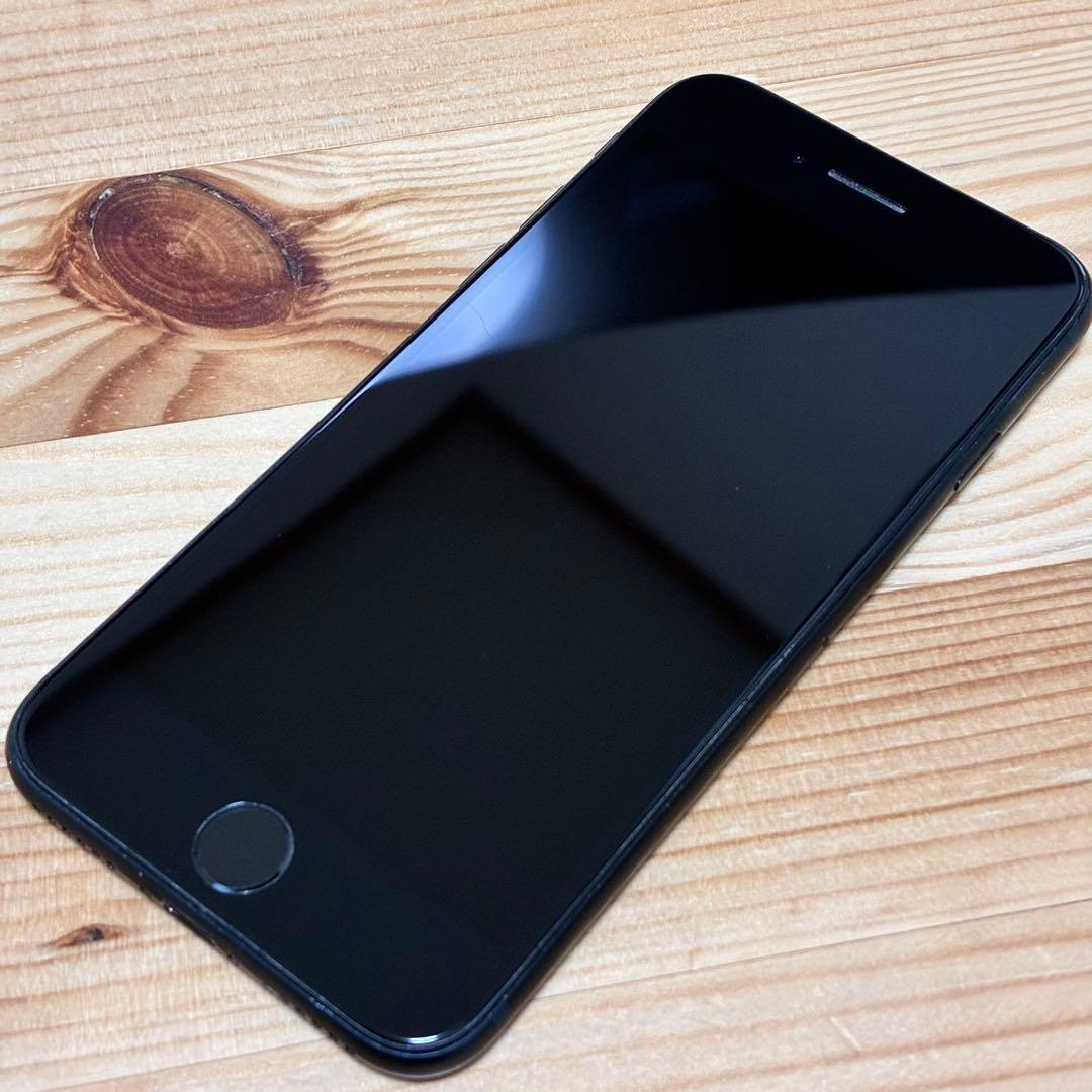 バッテリー新品　iPhoneSE第3世代64GB SIMフリー　yy17700b