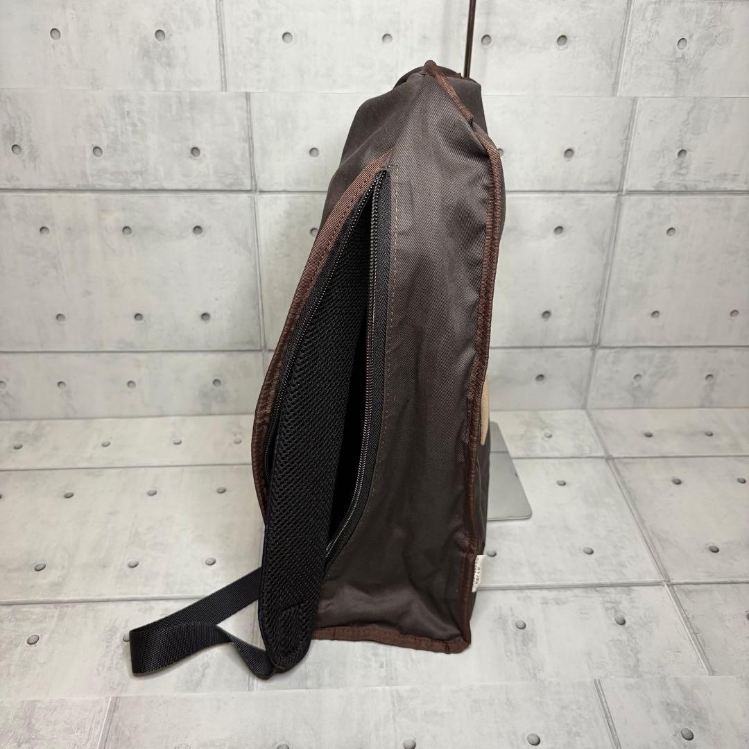 極美品 ラシット russet 24年モデルナイロンボディバック CE-1308