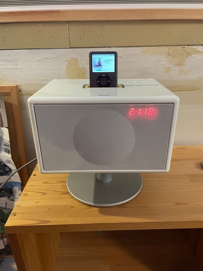 ホワイト色GENEVA Sound System Model S