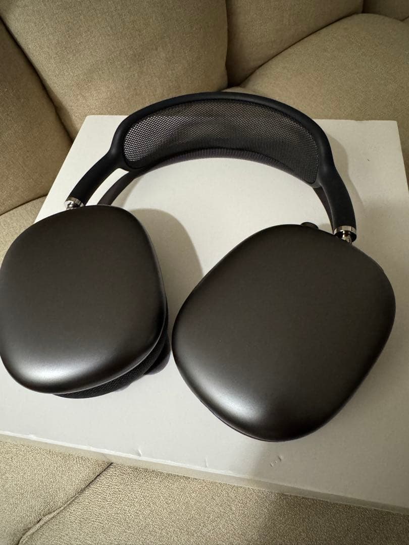 Airpods maxスペースグレー　Apple