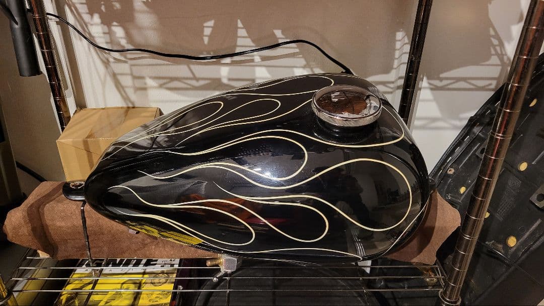 ハーレー ショベル ガソリンタンク リアフェンダータンク内錆無し