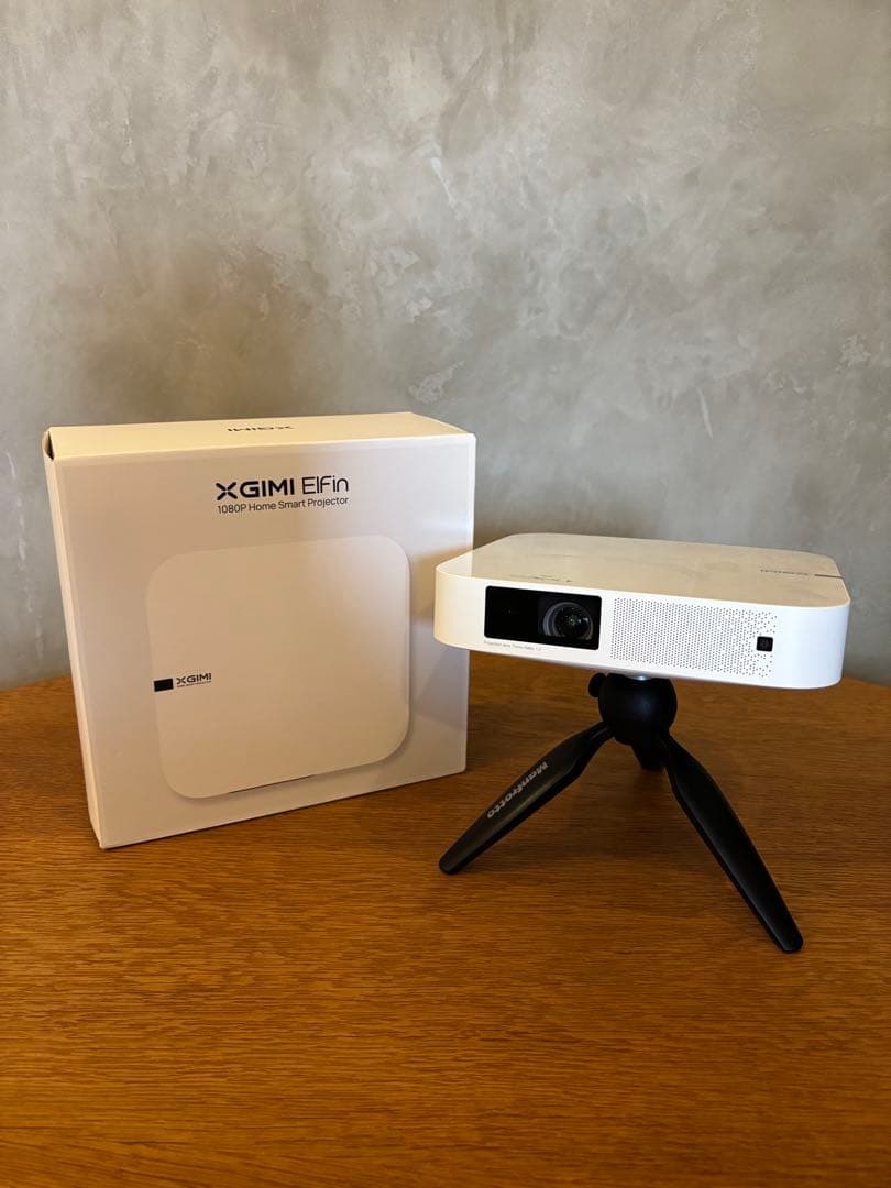 XGIMI Elfin プロジェクター本体（マンフロットミニ三脚付き）
