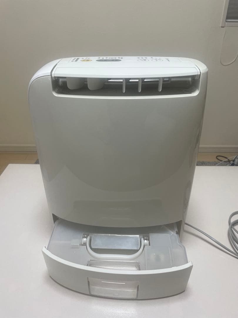 【送料無料】パナソニック　衣類乾燥除湿機 コンパクト ホワイト