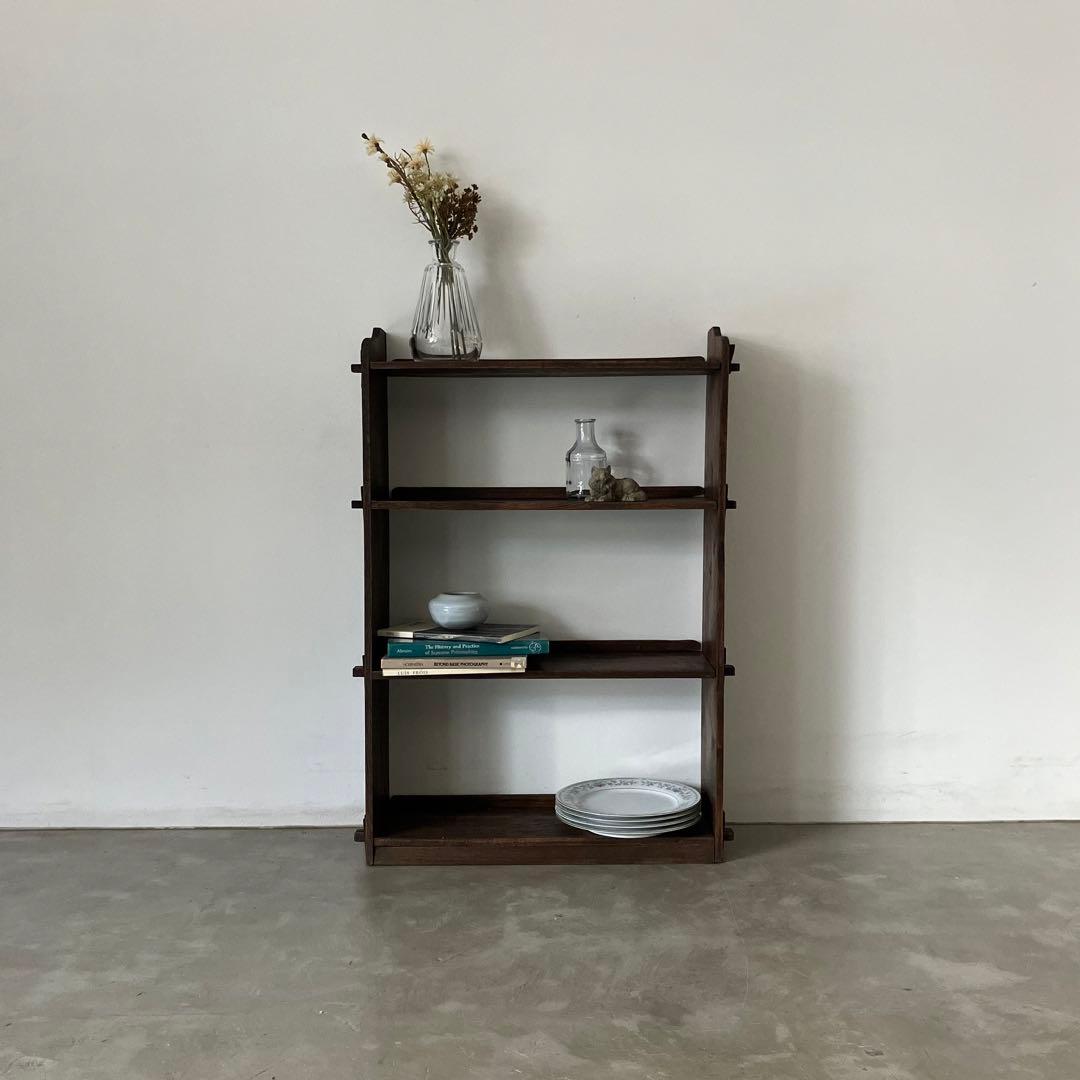 古い木製の楔棚