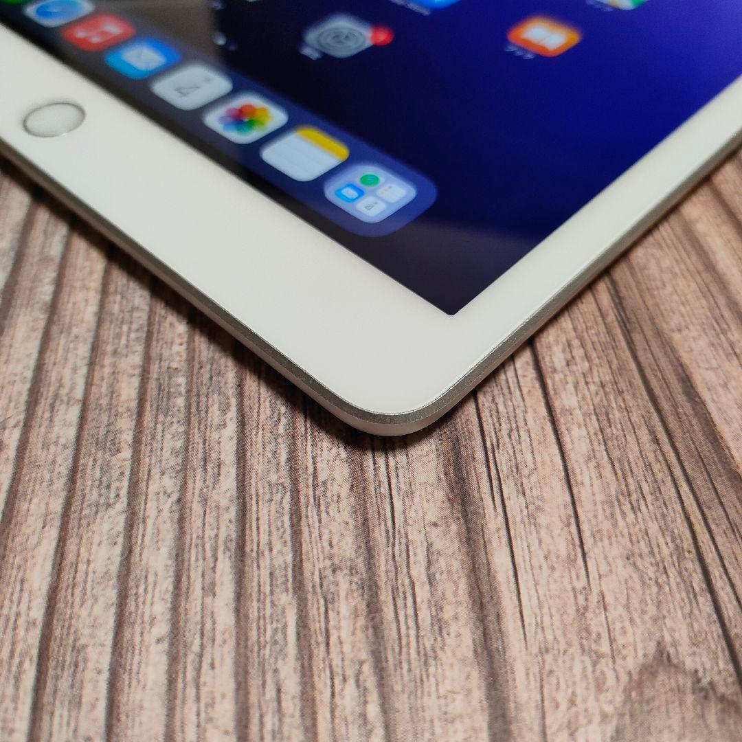 iPad 第8世代 32GB シルバー SIMフリー 超美品 バッテリー96%