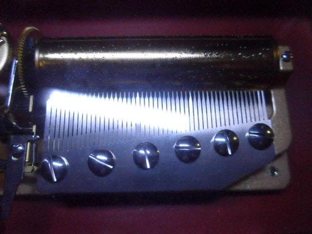 オルフェウス　50弁のオルゴール／「愛の讃歌」「エーデルワイス」 木製箱