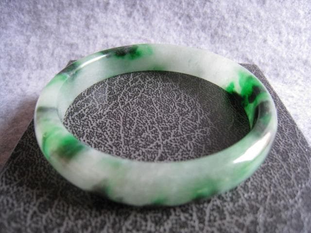 ☆逸品！素敵な天然翡翠 幅11.5mm 内径59mm バングル★新品！