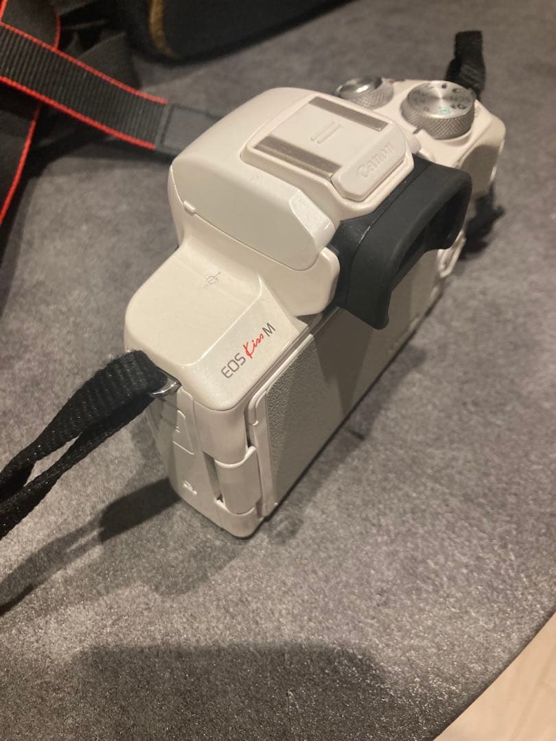 Canon EOS Kiss M ダブルレンズキット