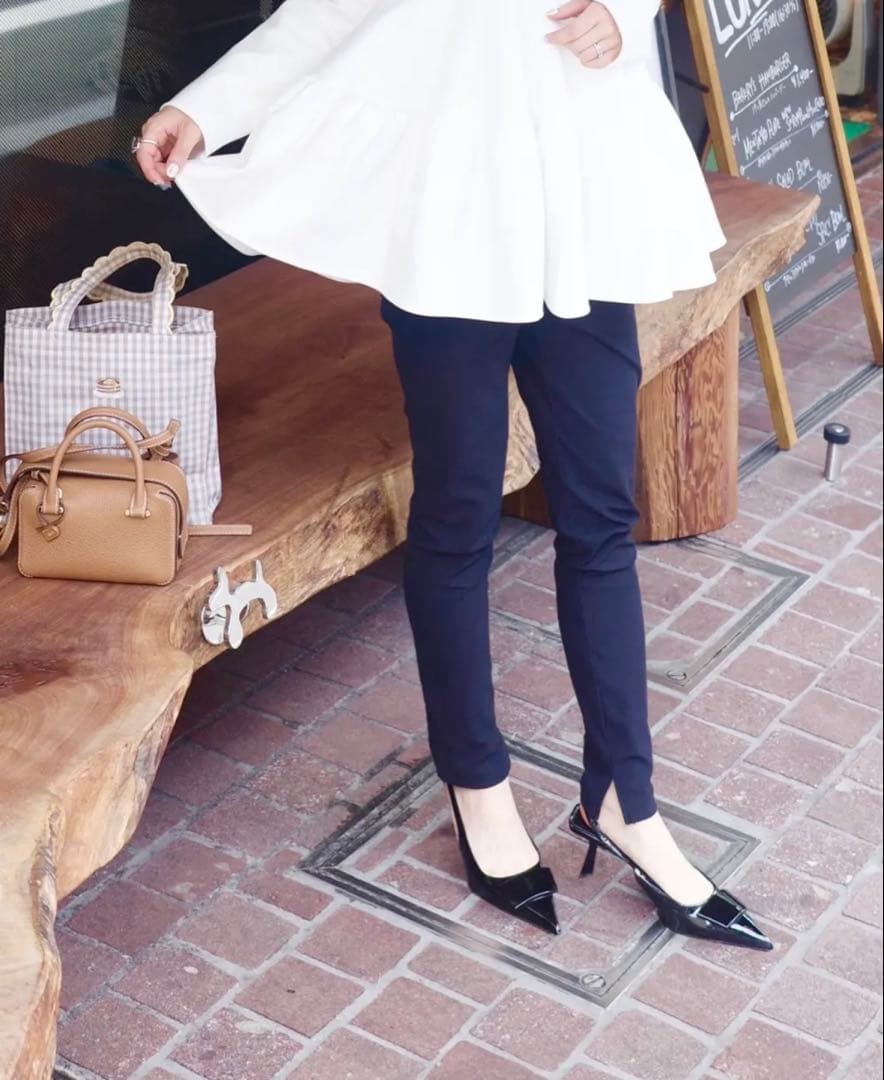 【新品未使用】 hitomi スリムフィットパンツ XS hiichan