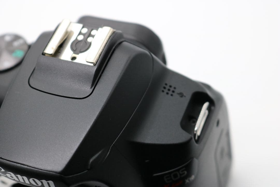 超美品 【Canon EOS Kiss X10 トリプルレンズセット】 安心保証