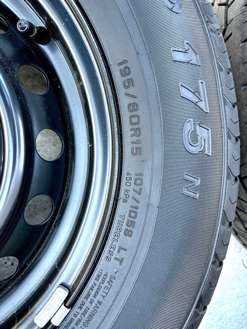 ハイエース　未使用・新車外し 15インチ タイヤ・ホイールセット