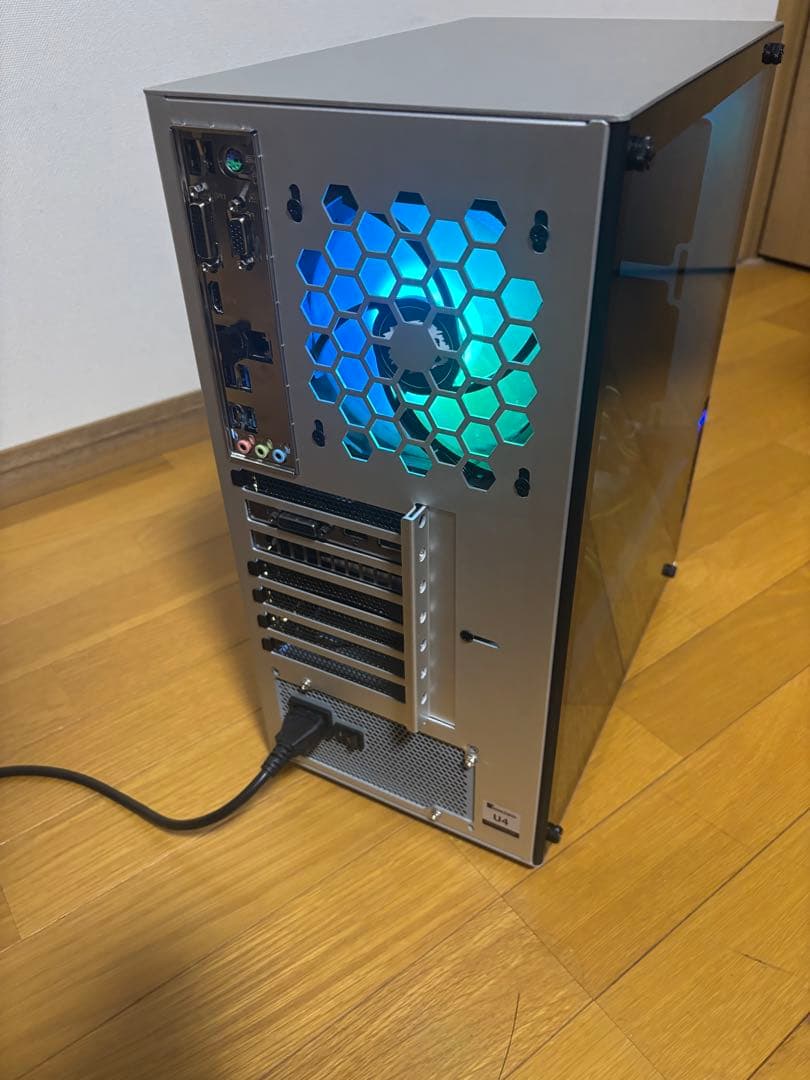 月末値下げ！割とカッコよく光る！自作ゲーミングPC中古。新品M.2SSD i7
