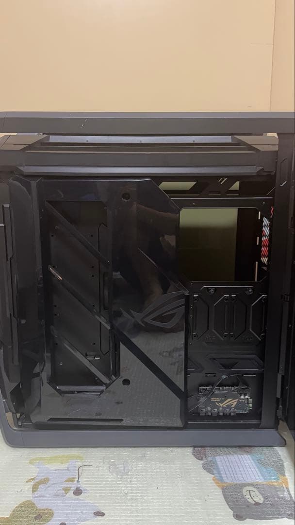 ROG HYPERION ゲーミングPCケース