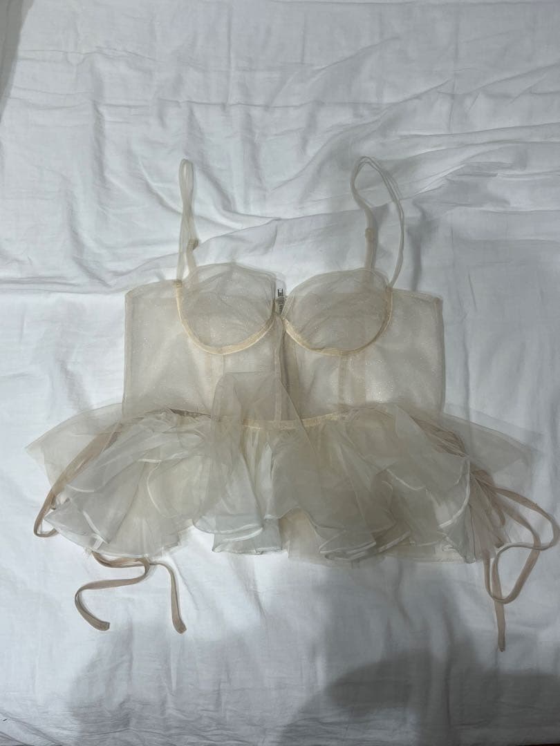 LA BELLE ETUDE ペプラムビスチェ ホワイト