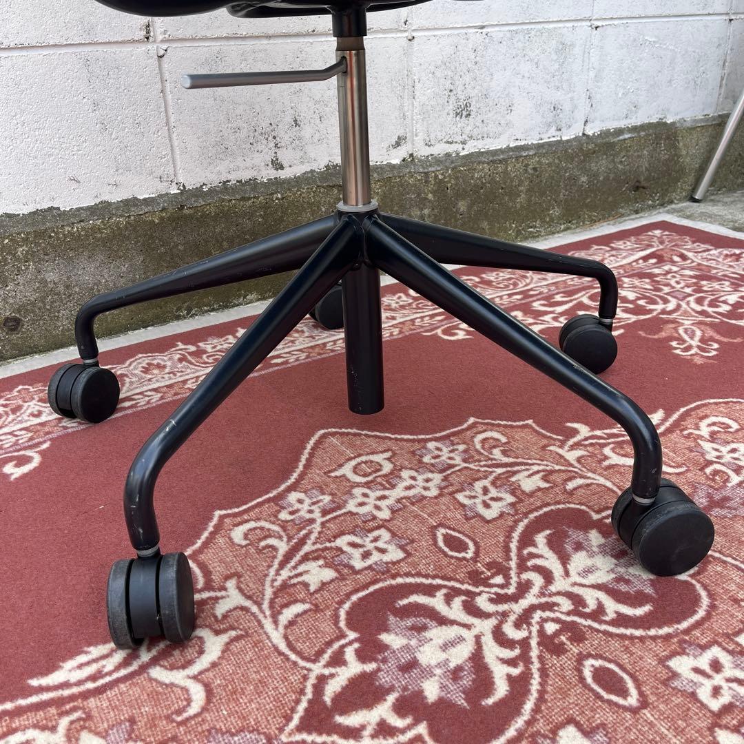 ITOKI イトーキ◾️ガス圧昇降式 デスクチェア 黒ブラック キャスター付き