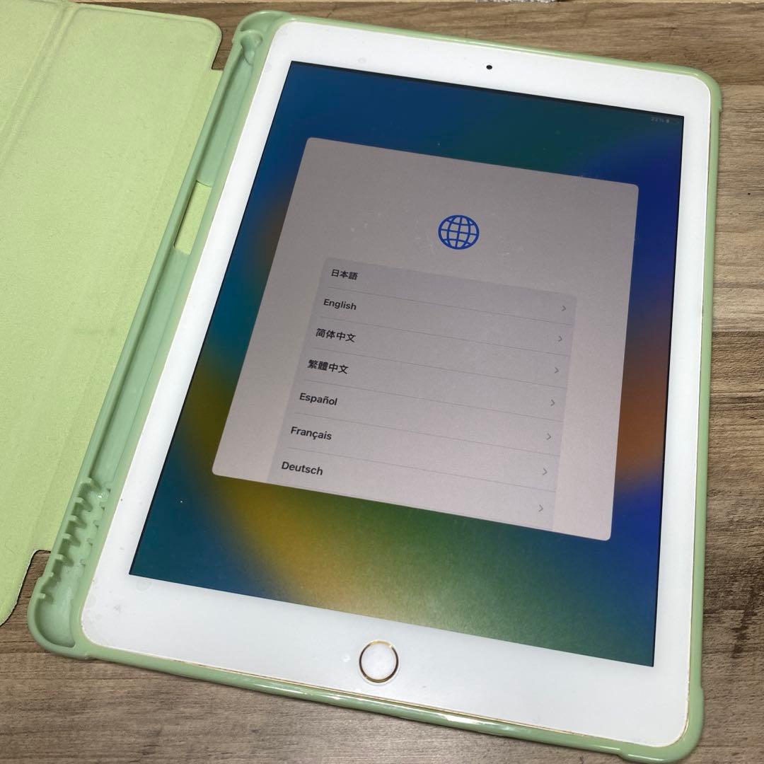 iPad 5世代 128GB Wi-Fi シートとカバー付