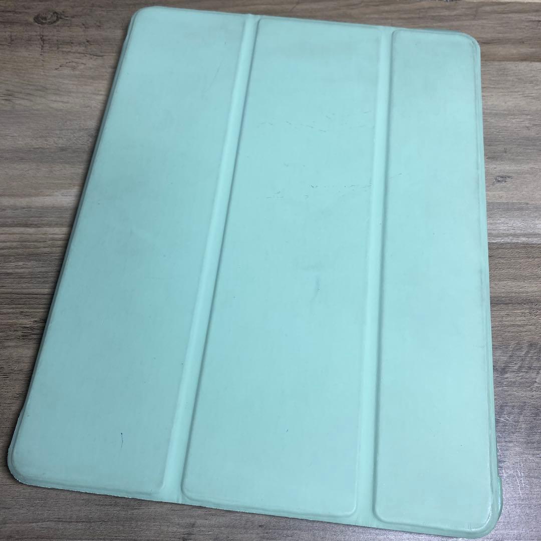 iPad 5世代 128GB Wi-Fi シートとカバー付