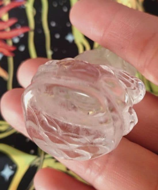 水晶　手彫り観音様　置物