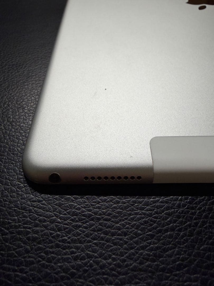 iPad Pro 12.9インチ　第1世代　Wi-Fiモデル　ケース、フィルム付